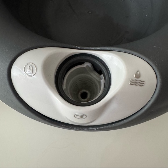 TORUS Filtered 2L/68oz Portable Gravity Dog Water Bowl + 5 new unused filters - Picture 10 of 12